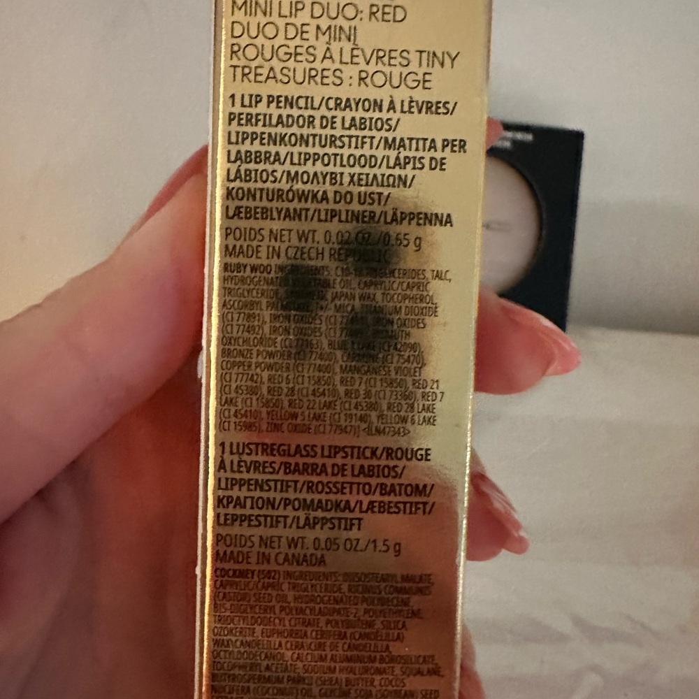 MAC Cosmetics set - Picture 2 of 4